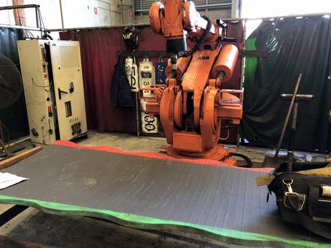 Celda robótica de recargue duro